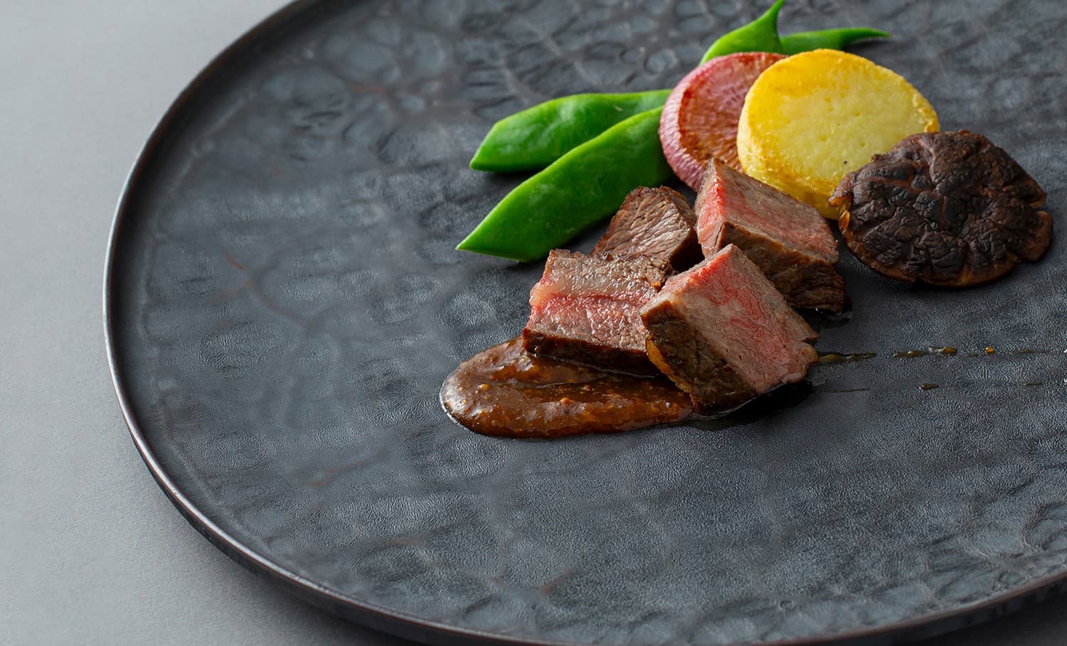 世界遺産 富士山を望む宿 富岳群青